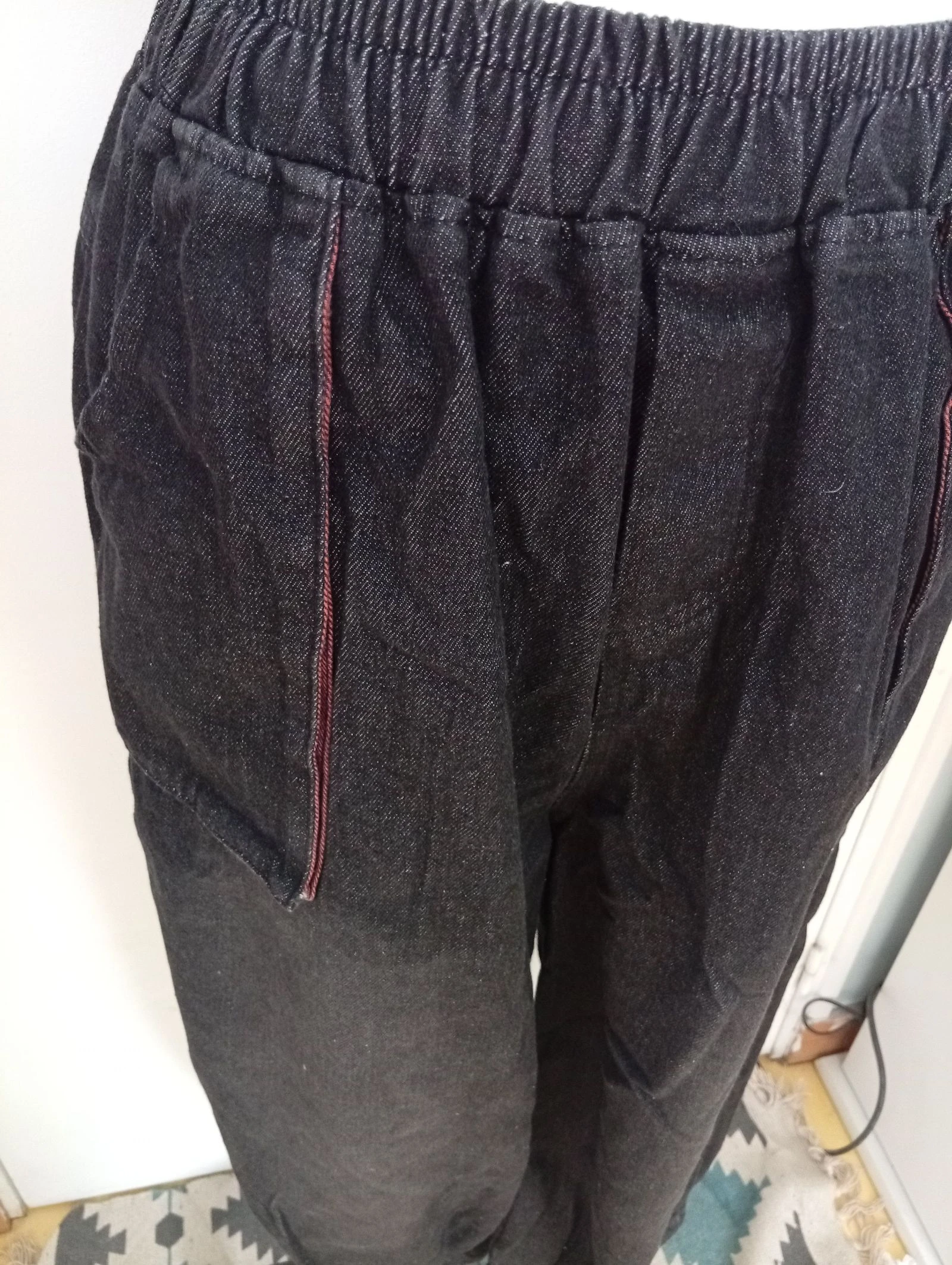 Pantacourt jean grandes poches bordé color bordeaux – photo 2